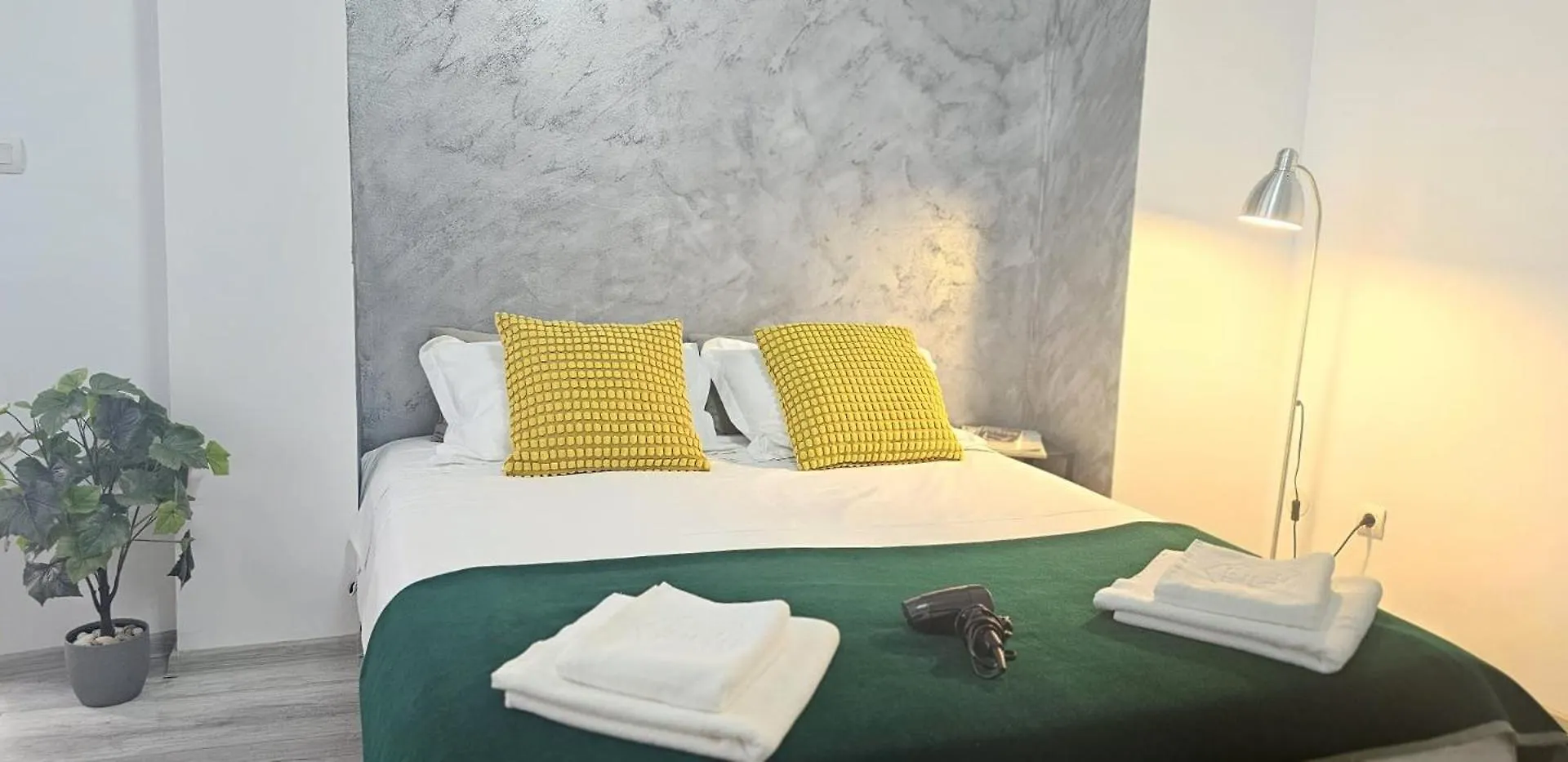 Sweet Dreams Suites Charming Studio Universitate Bucharest Apartment