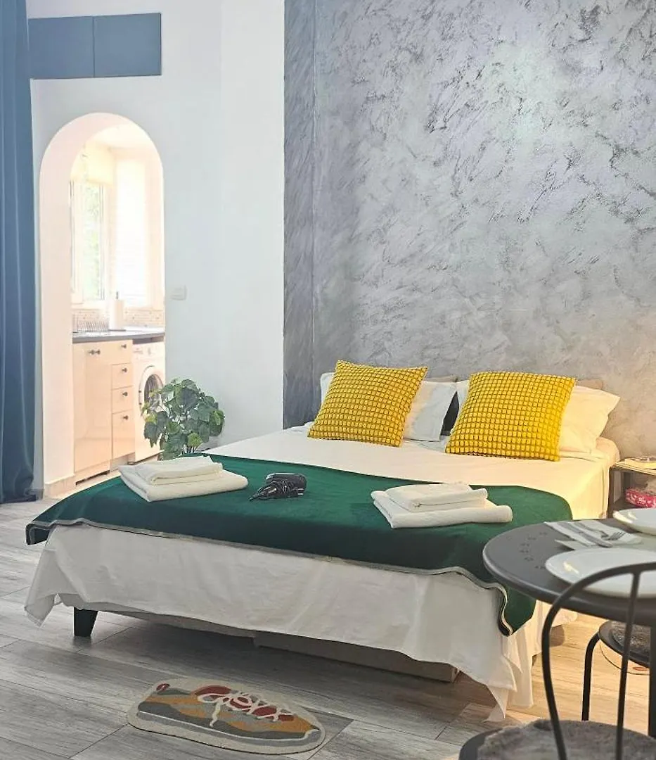 Sweet Dreams Suites Charming Studio Universitate Bucharest Apartment