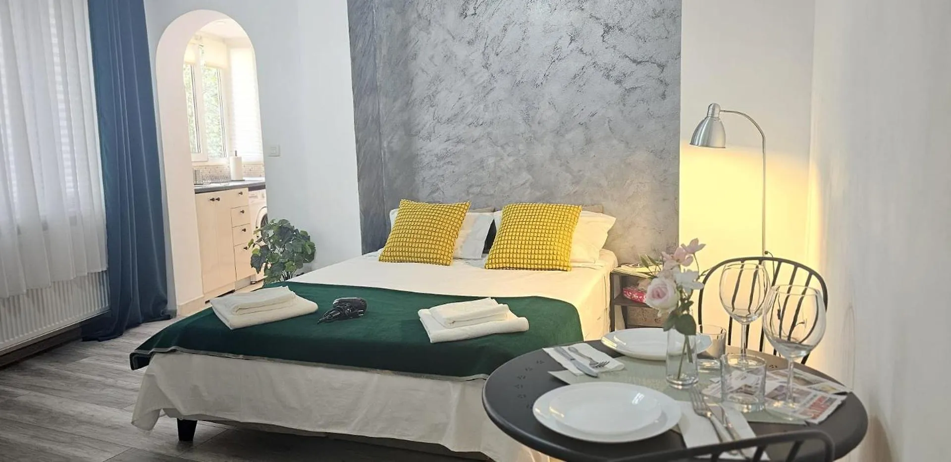 Sweet Dreams Suites Charming Studio Universitate Bucharest Romania