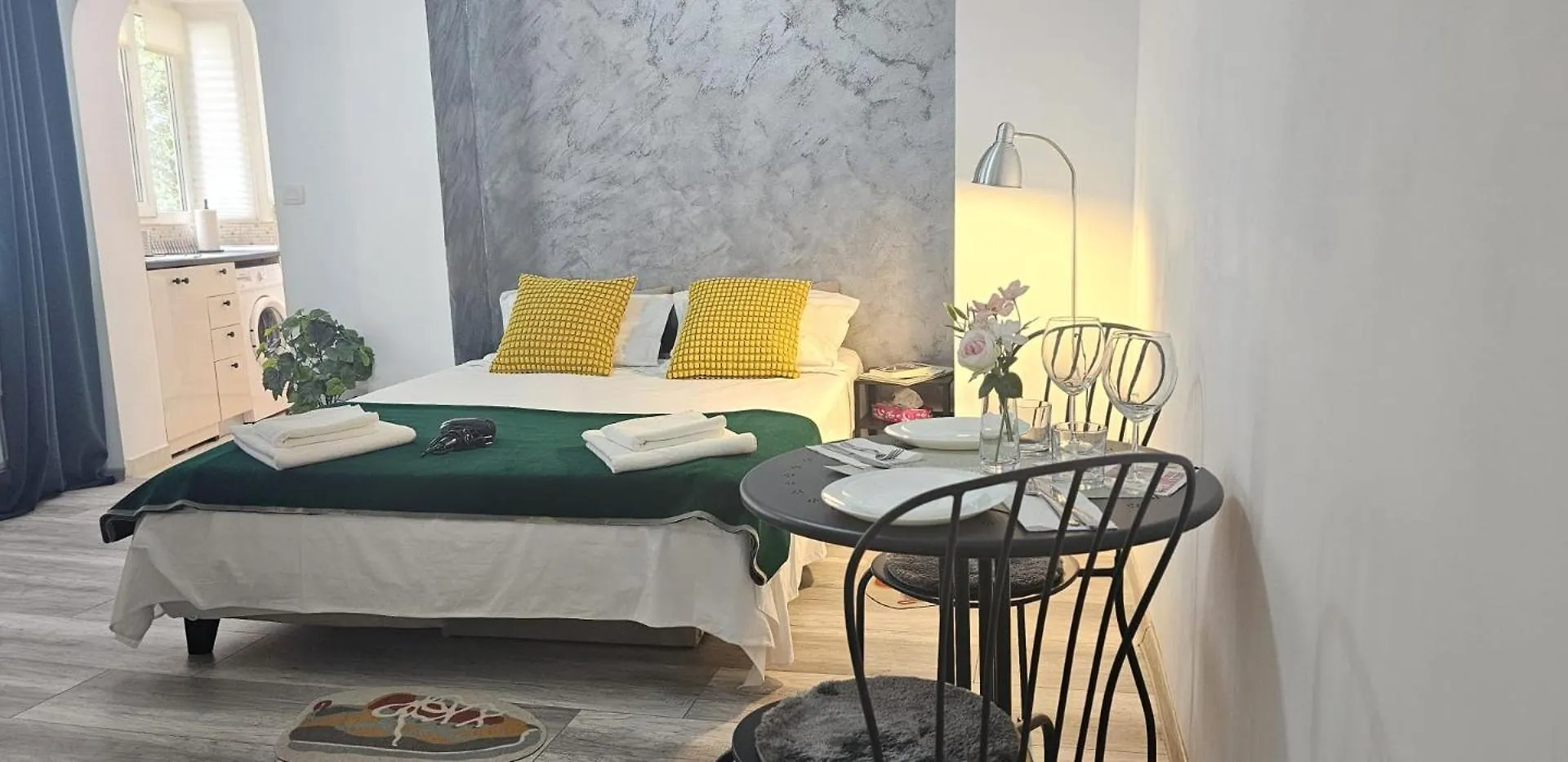 Sweet Dreams Suites Charming Studio Universitate Bucharest 0*,